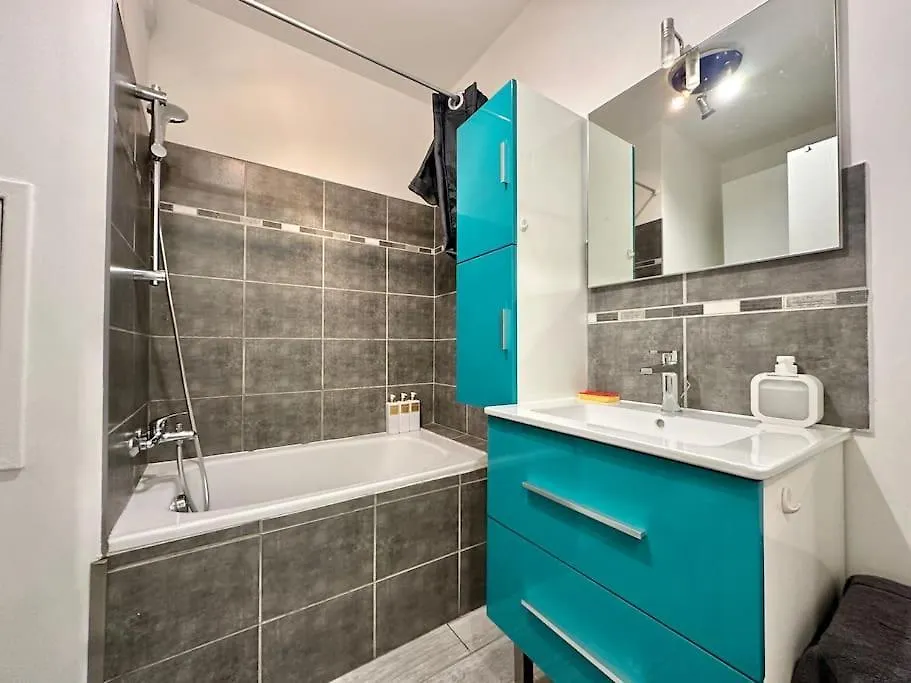 Carre Or Marseille Paradis 0*,